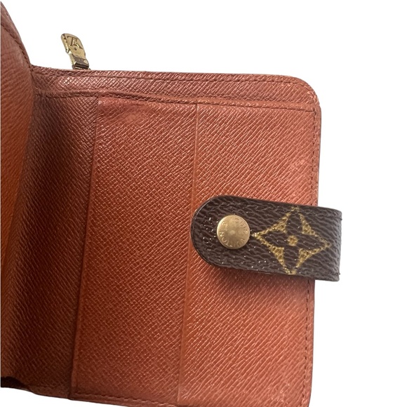 Authentic Louis Vuitton Monogram Compact Zip Wallet. - Picture 9 of 11